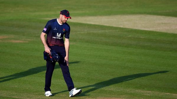 anderson-goes-down-with-lancashire.Click to read full article.