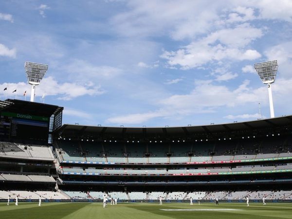spectators-ejected-mcg-show-us-visa-chants.Click to read full article.