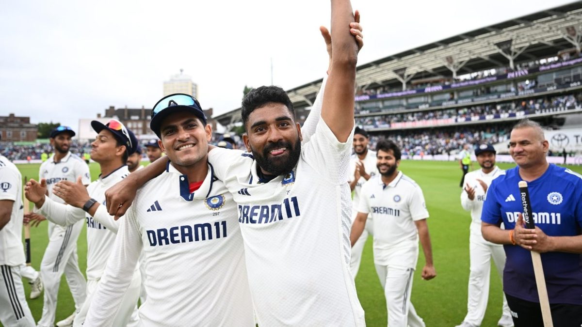 Mohammed Siraj and Shubman Gill celebrate winning the final match of the Anderson-Tendulkar Test series at The Oval