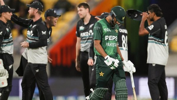 most-ducks-in-a-mens-t20i-series-full-list-pakistan-opener-equals-world-record-with-three-zeroes-in-five-innings.Click to read full article.