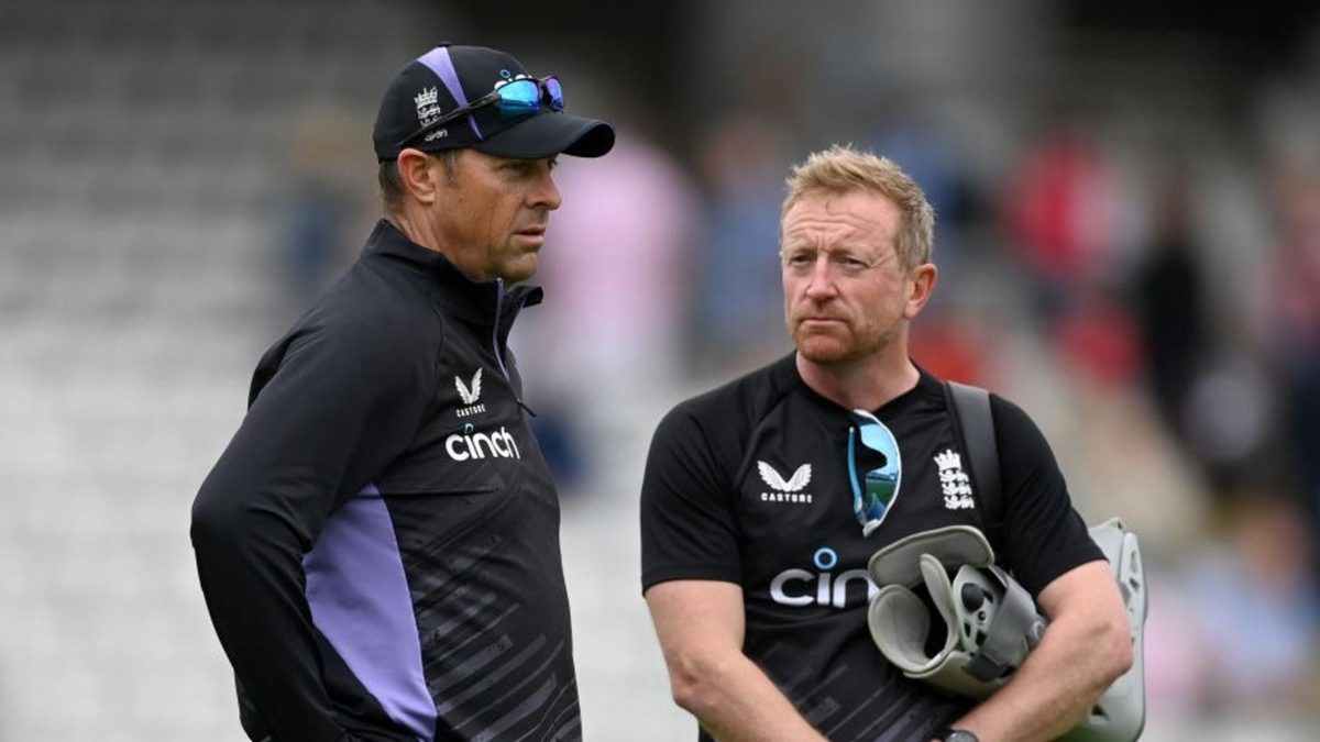 England coaches as substitute fielders