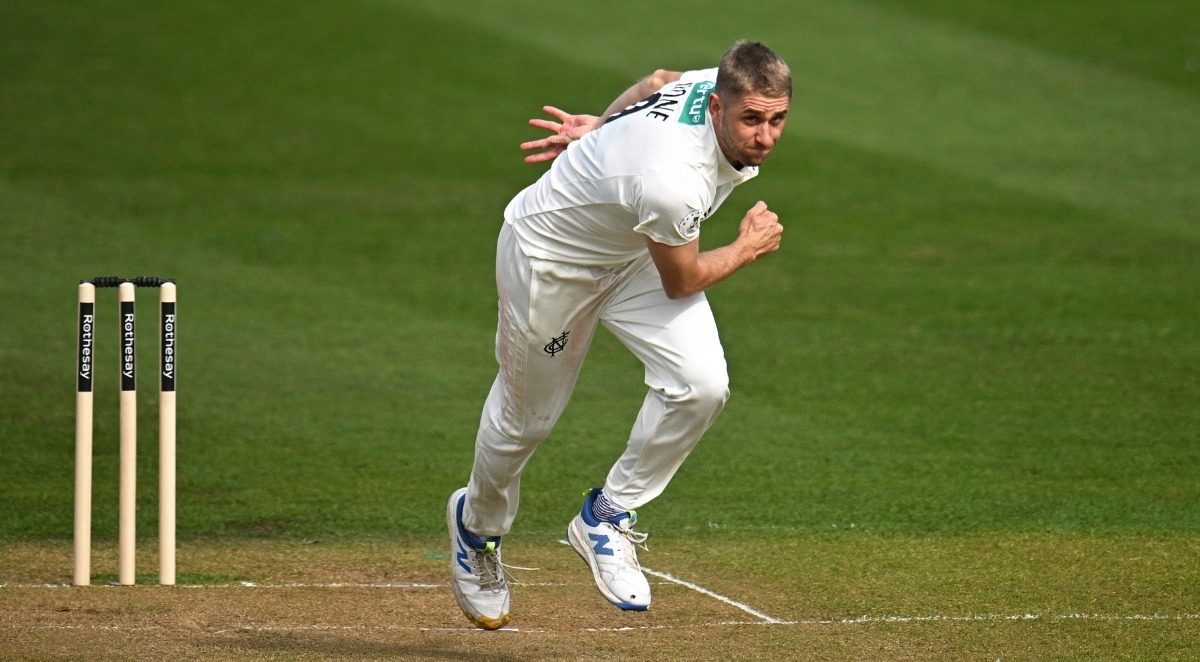 Discarded England pacer takes match-turning Championship six-for