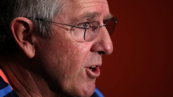 bayliss-turn-down-stump-microphones.Click to read full article.