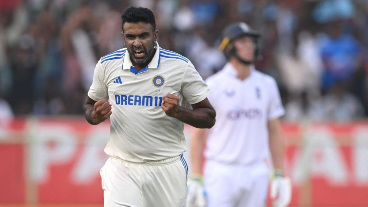 India star R Ashwin has signed for the Sydney Thunder in the Big Bash League, making him the league's first Indian.