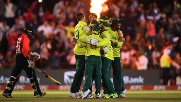 timeline-how-england-collapsed-from-132-2-to-176-9-to-lose-by-one-run.Click to read full article.