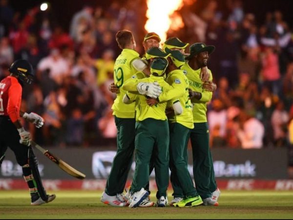 timeline-how-england-collapsed-from-132-2-to-176-9-to-lose-by-one-run.Click to read full article.