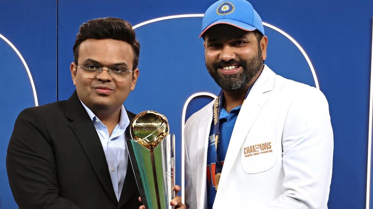 Jay Shah presents Rohit Sharma with the Champions Trophy