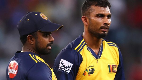 asalanka-shanaka-why-sri-lanka-changed-captain-2026-t20-world-cup.Click to read full article.