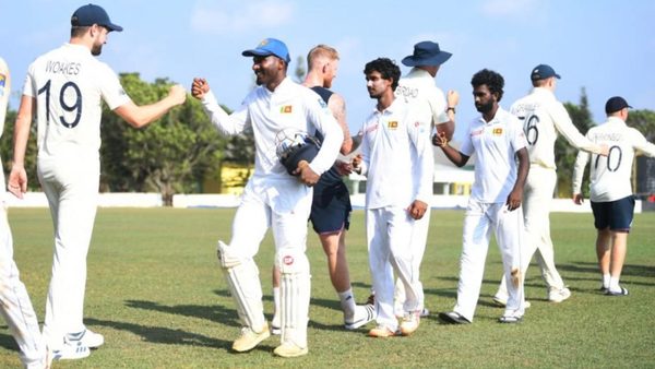 england-to-avoid-selfies-and-autographs-in-sri-lanka-due-to-coronavirus-fears.Click to read full article.