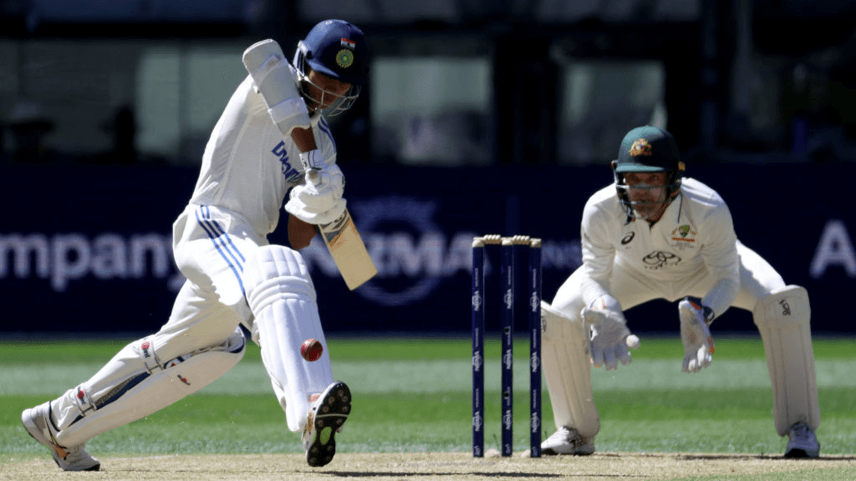Yashasvi Jaiswal batting in Perth