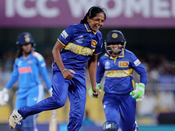 ranaweeras-five-balls-of-madness-almost-gatecrashes-indias-home-world-cup-party.Click to read full article.