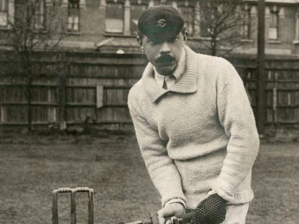 bobby-abel-the-guvnor-and-an-oval-favourite-almanack.Click to read full article.