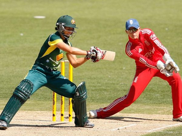 wicketkeeping-coaching-standing-up-taking-stumpings-with-sarah-taylor.Click to read full article.