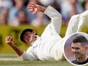 james-anderson-picks-ricky-ponting-wicketkeeper-in-all-time-ashes-xi.Click to read full article.