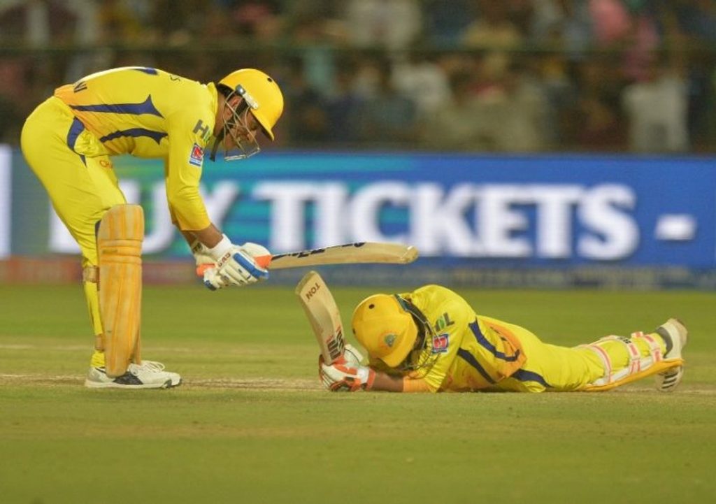 Dhoni is not too happy with his team-mates