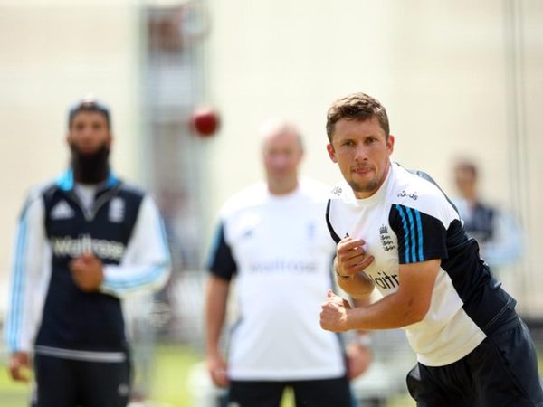 the-coachs-coach-peter-moores-how-to-help-a-struggling-spinner.Click to read full article.