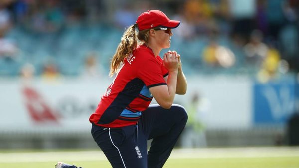 anya-shrubsole-mandhana-ksl-title.Click to read full article.