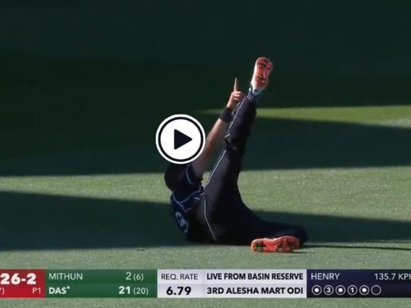 watch-trent-boult-holds-the-pose-after-spectacular-one-handed-diving-catch.Click to read full article.