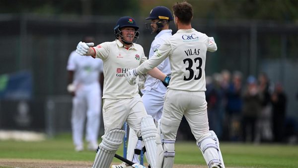 never-seen-anything-like-this-lancashire-win-one-wicket-thriller-in-one-of-the-all-time-great-county-championship-climaxes.Click to read full article.