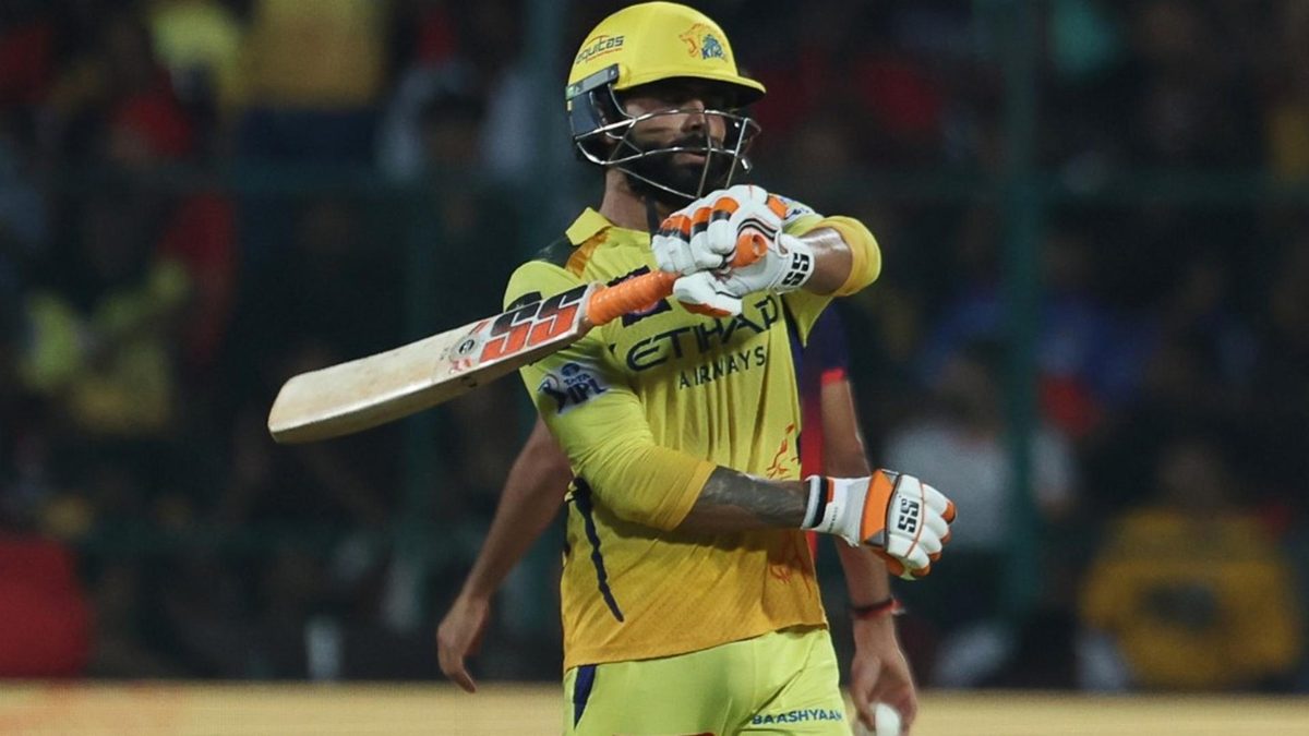 Ravindra Jadeja celebrates during CSK vs RCB match