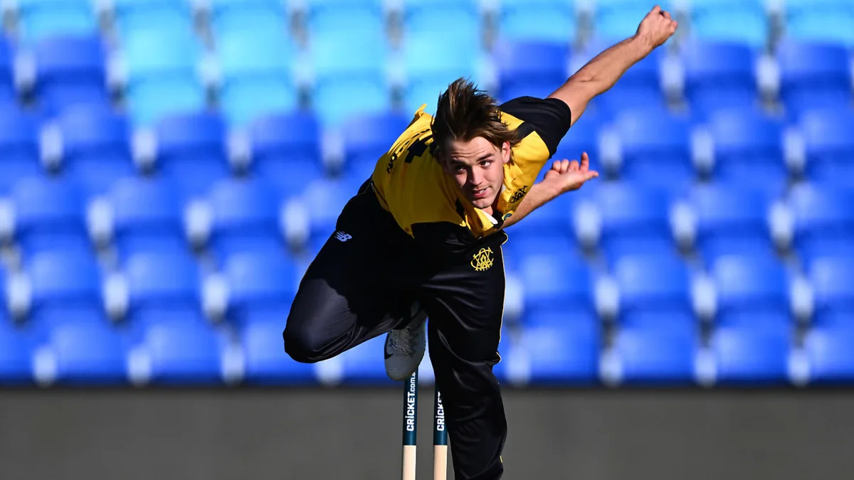 Mahli Beardman of Western Australia bowls during the One Day Cup match between Tasmania and Western Australia at Ninja Stadium, on October 20, 2025, in Hobart, Australia