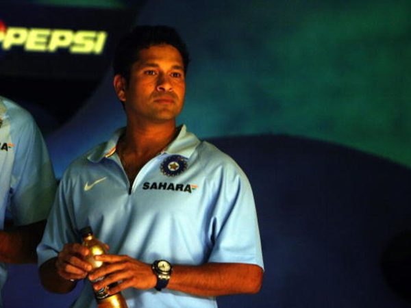 how-a-viv-richards-phone-call-convinced-sachin-tendulkar-not-to-retire-in-2007.Click to read full article.