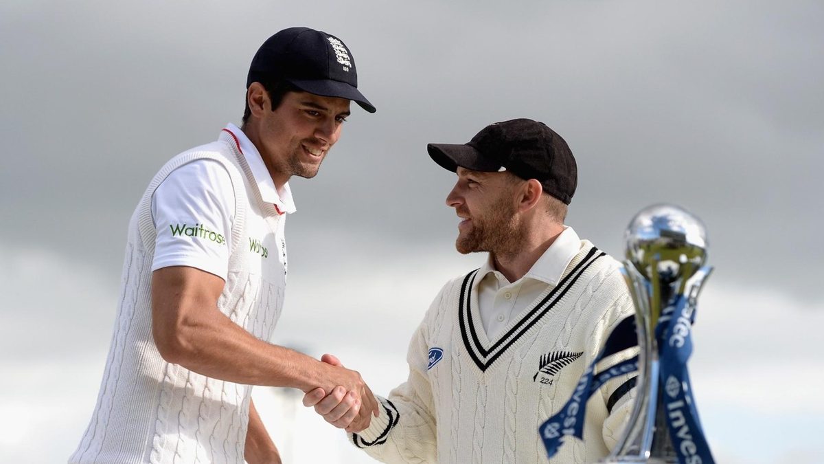 Captains Alastair Cook and Brendon McCullum shake hands ahead of a Test match
