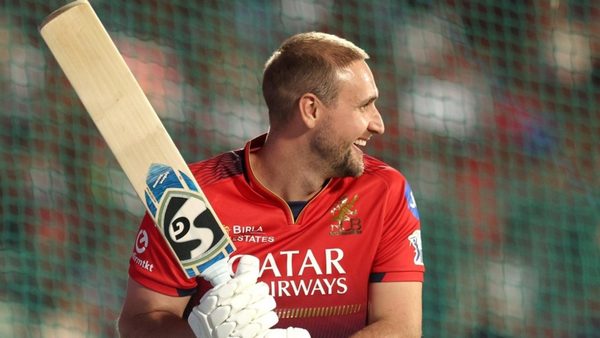 ipl-2026-auction-full-list-of-sold-and-unsold-england-cricketers.Click to read full article.