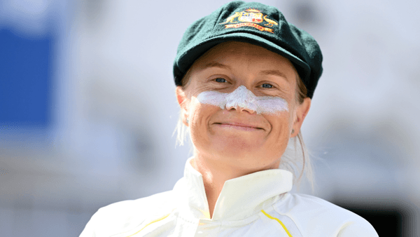 busted-fingers-and-poor-form-be-damned-alyssa-healy-etches-her-name-among-australias-grittiest-captains.Click to read full article.