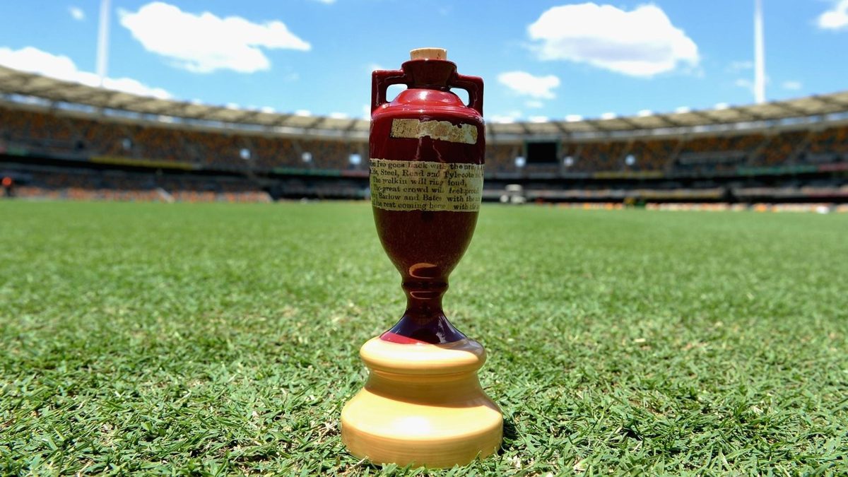 The Ashes urn sits on The Gabba outfield