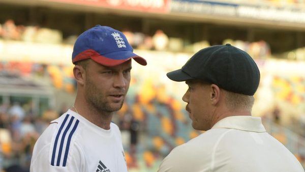 jonathan-trott-gives-david-warner-send-off.Click to read full article.