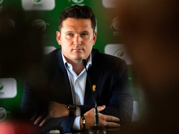 graeme-smith-india-with-their-noses-ahead-are-very-hard-to-chase-down.Click to read full article.
