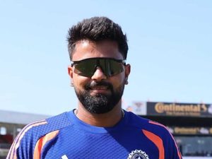 oldest-indian-test-debutants-in-21st-century-saransh-jain-tops-list-in-second-test-against-sri-lanka.Click to read full article.