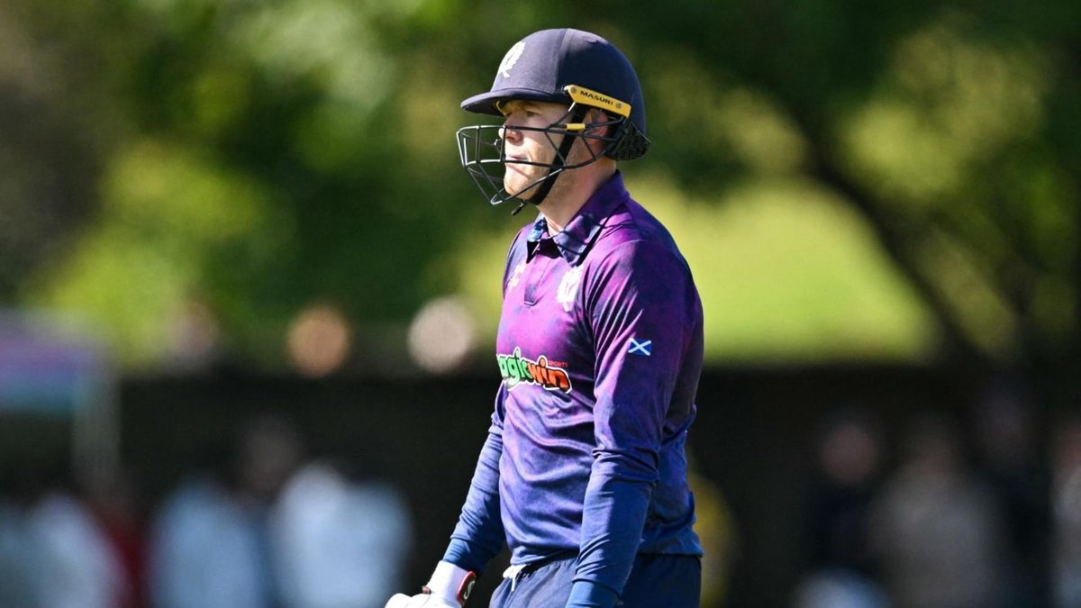 Michael Leask playing a T20I for Scotland