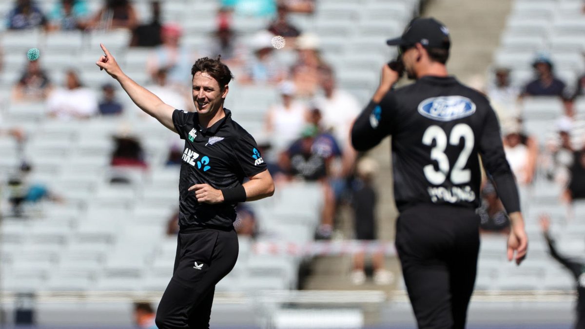 Matt Henry of New Zealand appeals during game three of the Men's ODI series between New Zealand and Sri Lanka at Eden Park, on January 11, 2025, in Auckland, New Zealand
