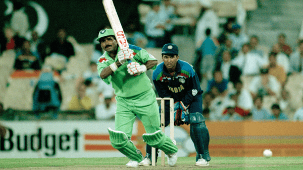 when-india-pakistan-played-holi-together-but-shy-imran-didnt-get-out-of-his-room.Click to read full article.