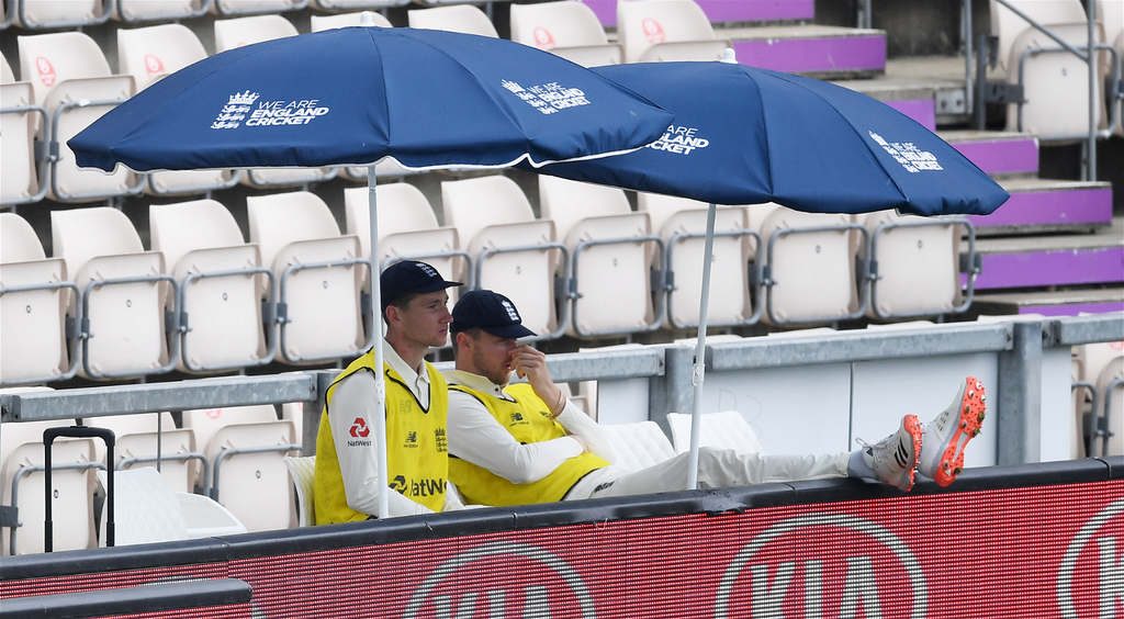 Two uncapped players in 15-strong England squad for New Zealand Tests