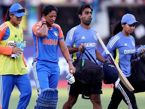 harmanpreet-kaur-retires-hurt-with-neck-injury-sustained-avoiding-stumping-womens-t20-world-cup-2024.Click to read full article.