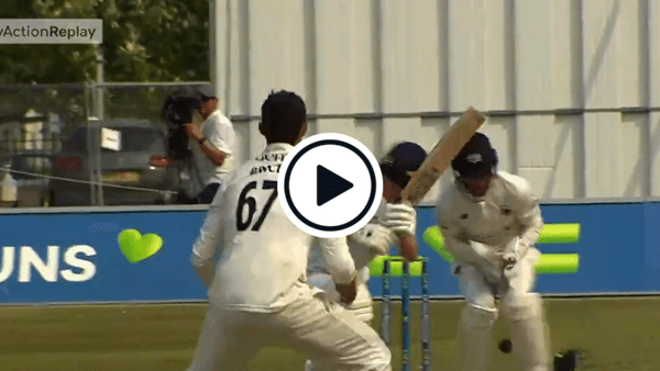watch-james-bracey-takes-unorthodox-catch-between-his-legs-in-county-championship.Click to read full article.