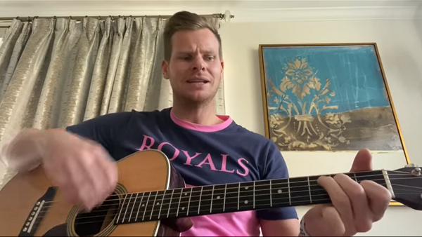 steve-smiths-singing-efforts-is-the-best-since-bradman-also-the-best-since-bowie.Click to read full article.