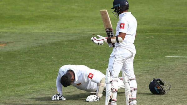 angelo-mathews-push-ups-celebration.Click to read full article.