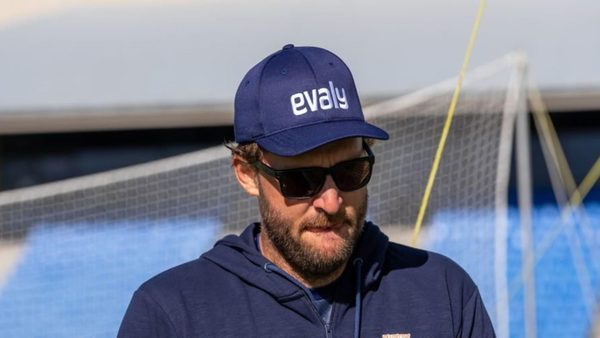 india-v-new-zealand-vettori-match-referee-assist-third-umpire-drs-calls-kohli-lbw.Click to read full article.