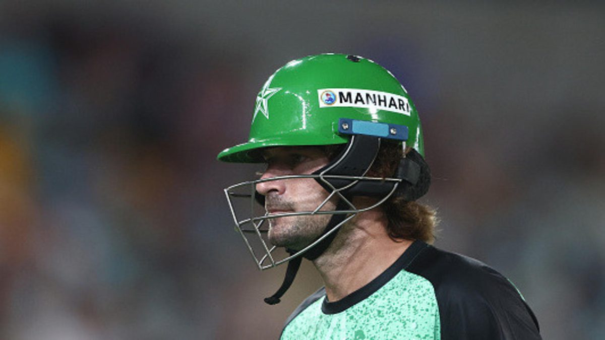 Joe Burns of the Stars leaves the field after being dismissed during the BBL match between Brisbane Heat and Melbourne Stars at The Gabba, on December 07, 2023, in Brisbane, Australia.