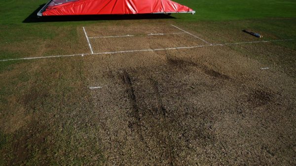 surrey-winning-streak-ended-by-cover-malfunction.Click to read full article.