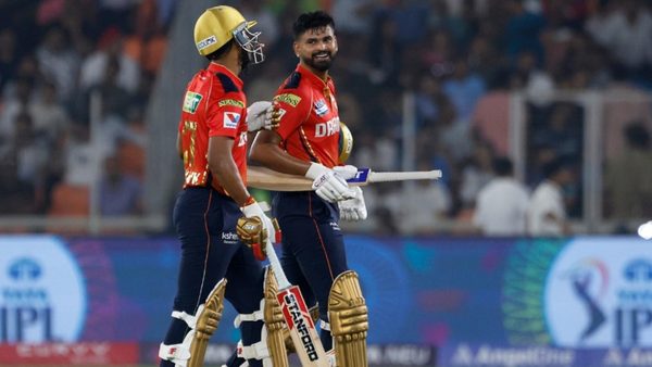 stranded-on-97-shreyas-iyer-praised-for-ignoring-strike-in-favour-of-big-finish.Click to read full article.