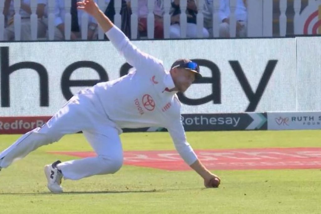 Joe Root breaks Test catches world record with one-handed Lord's screamer