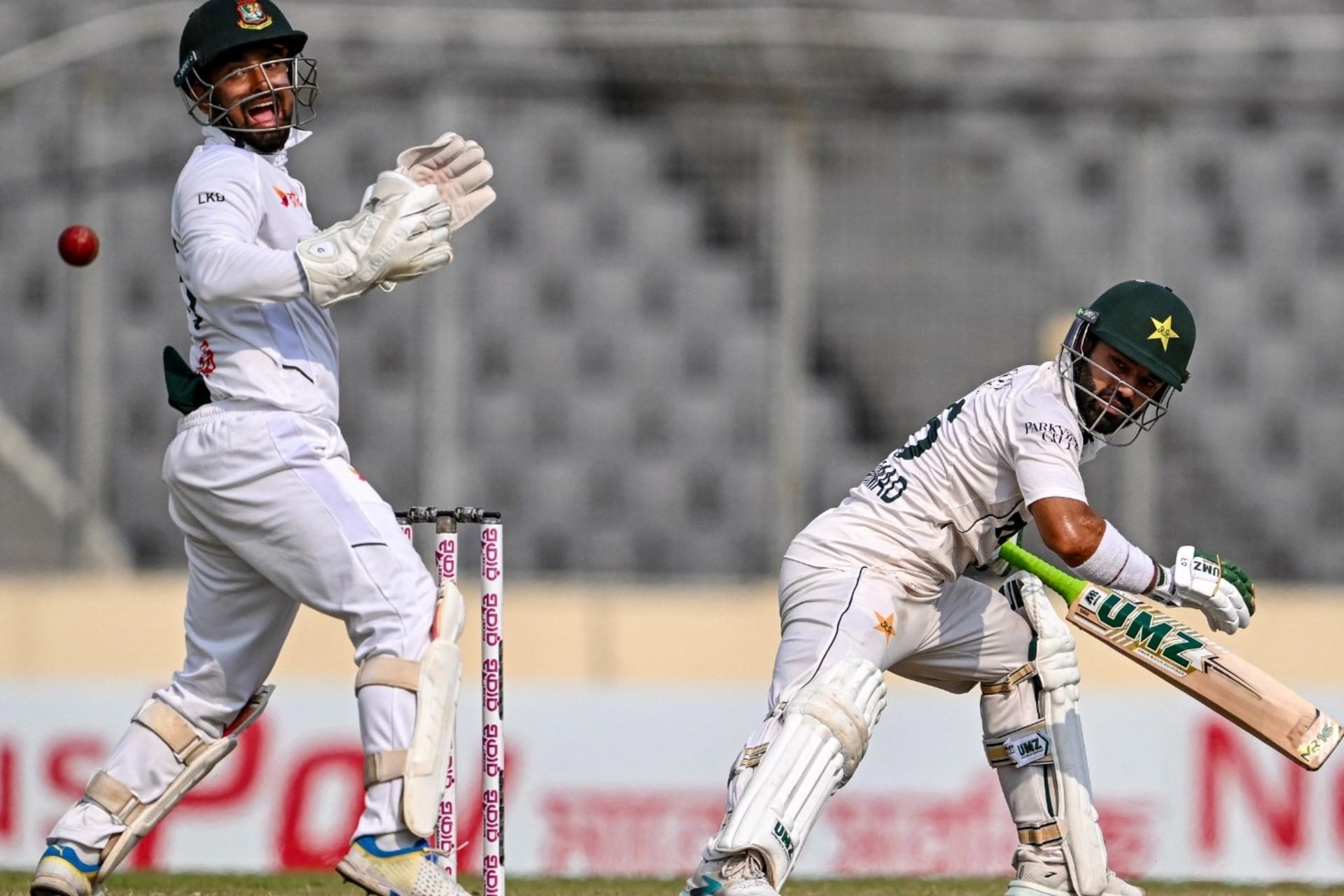 'His reputation is really bad' - Stump mic catches Bangladesh wicketkeeper taking a jab at Mohammad Rizwan during BAN vs PAK Test