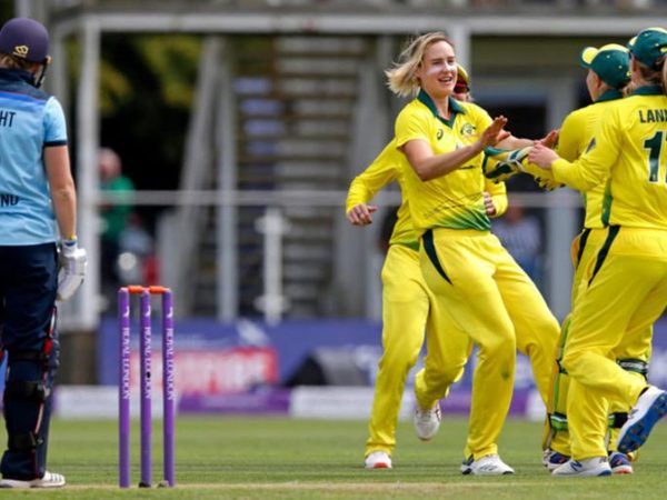 ellyse-perry-broke-records-with-the-ball.Click to read full article.