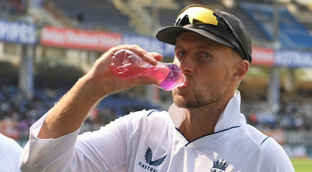 IND Vs ENG: Joe Root spends time off field after copping blow on finger