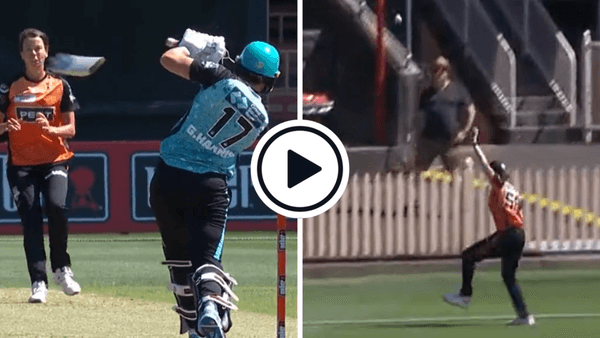 watch-grace-harris-bat-breaks-mid-shot-still-manages-extraordinary-six-wbbl-2023.Click to read full article.